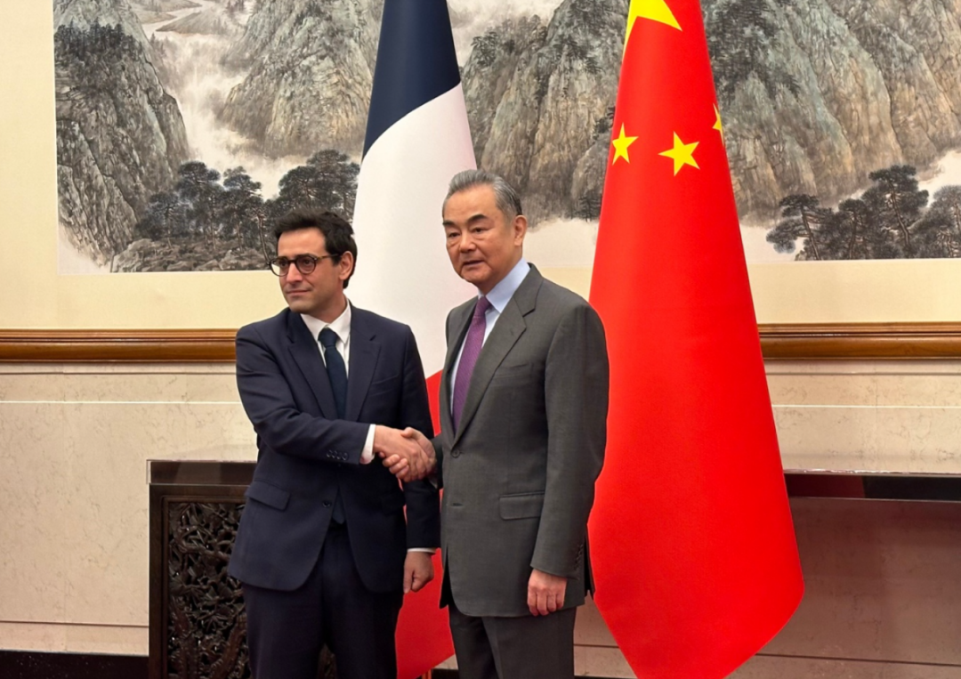 法国隆重接待中国防长说明了什么