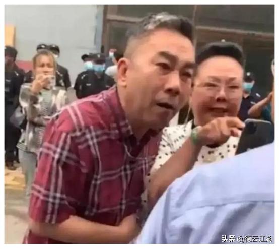 耗资10亿豪宅将强拆