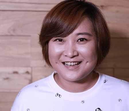 43岁贾玲爆瘦后大变样