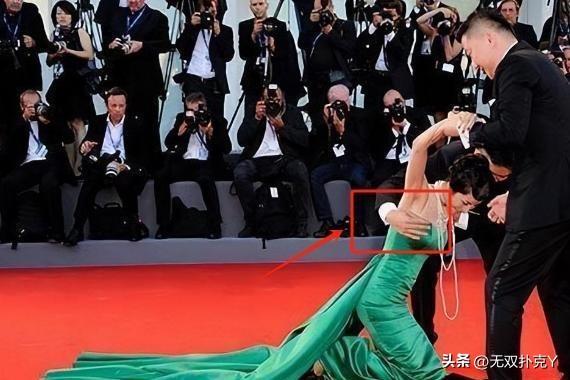 曝赵樱子戛纳红毯被请走