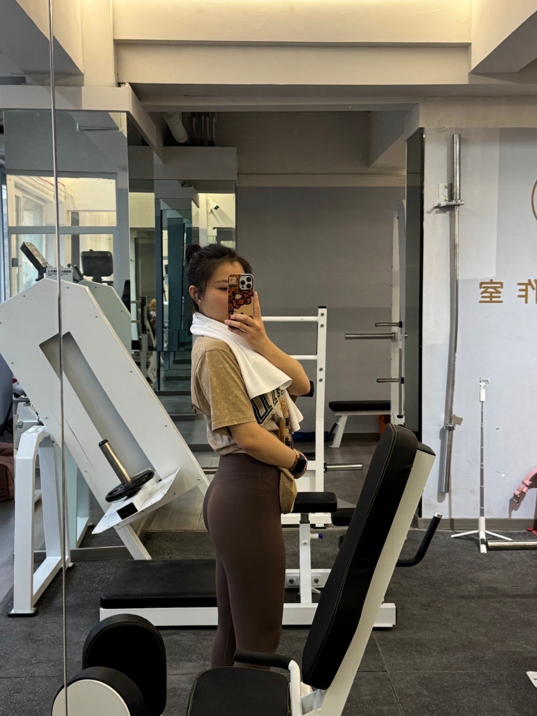 95后开全女健身房