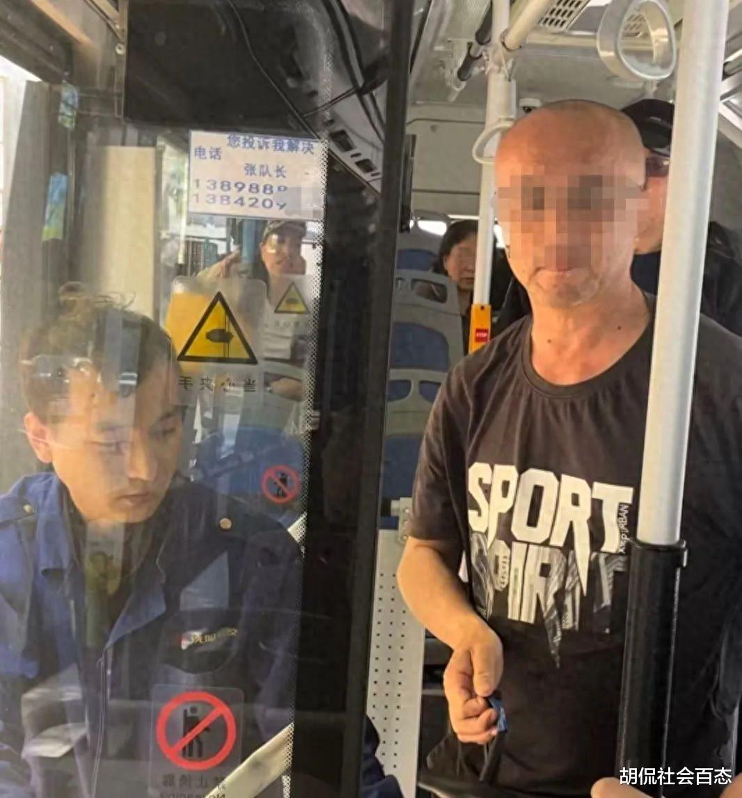 乘客攻击公交车司机