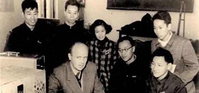 军机坠毁机组遇难