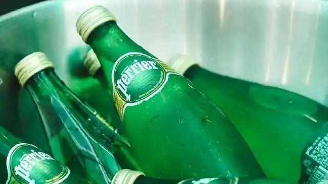 震惊！巴黎水丑闻调查报告揭露惊人内幕，真相令人不寒而栗