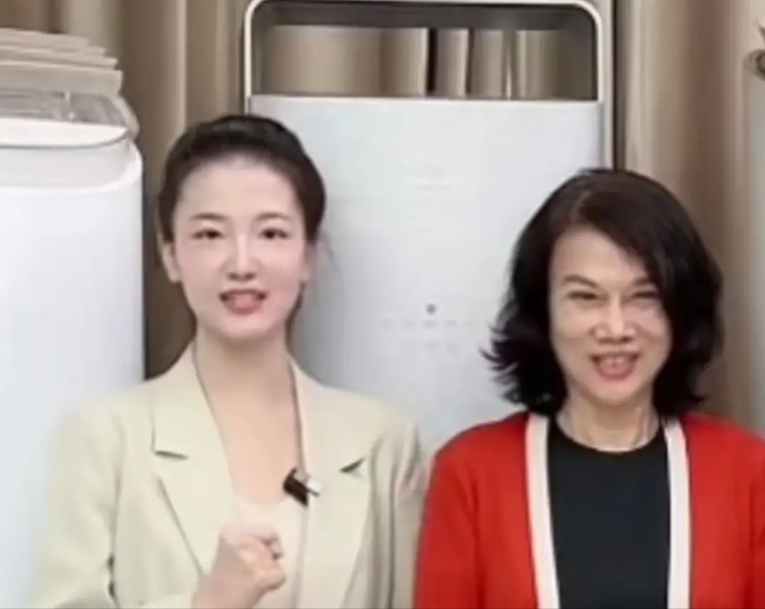 董明珠与孟羽童同框