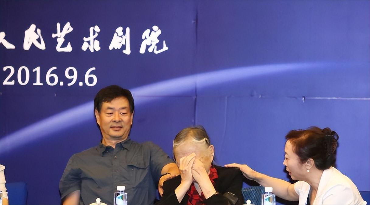 濮存昕等众多演艺界人士痛悼朱媛媛