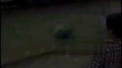 火车顶惊现流血男尸