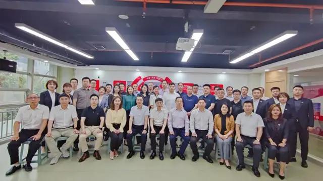 🎉重磅！宁波首台付费共享电梯启用，老旧小区居民迎来"一键直达"新时代！