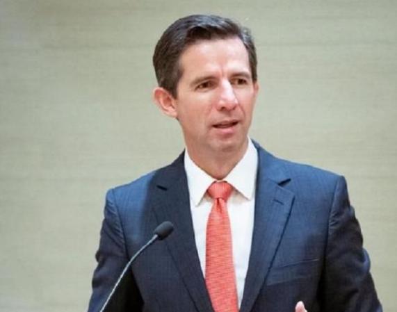 震惊！中国留学生及妻子在澳遭多人殴打，背后真相令人愤怒！
