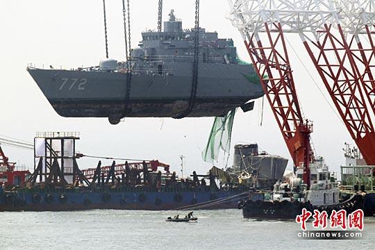 震惊！专家：驱逐舰下水事故对朝打击重大，背后隐藏什么秘密？