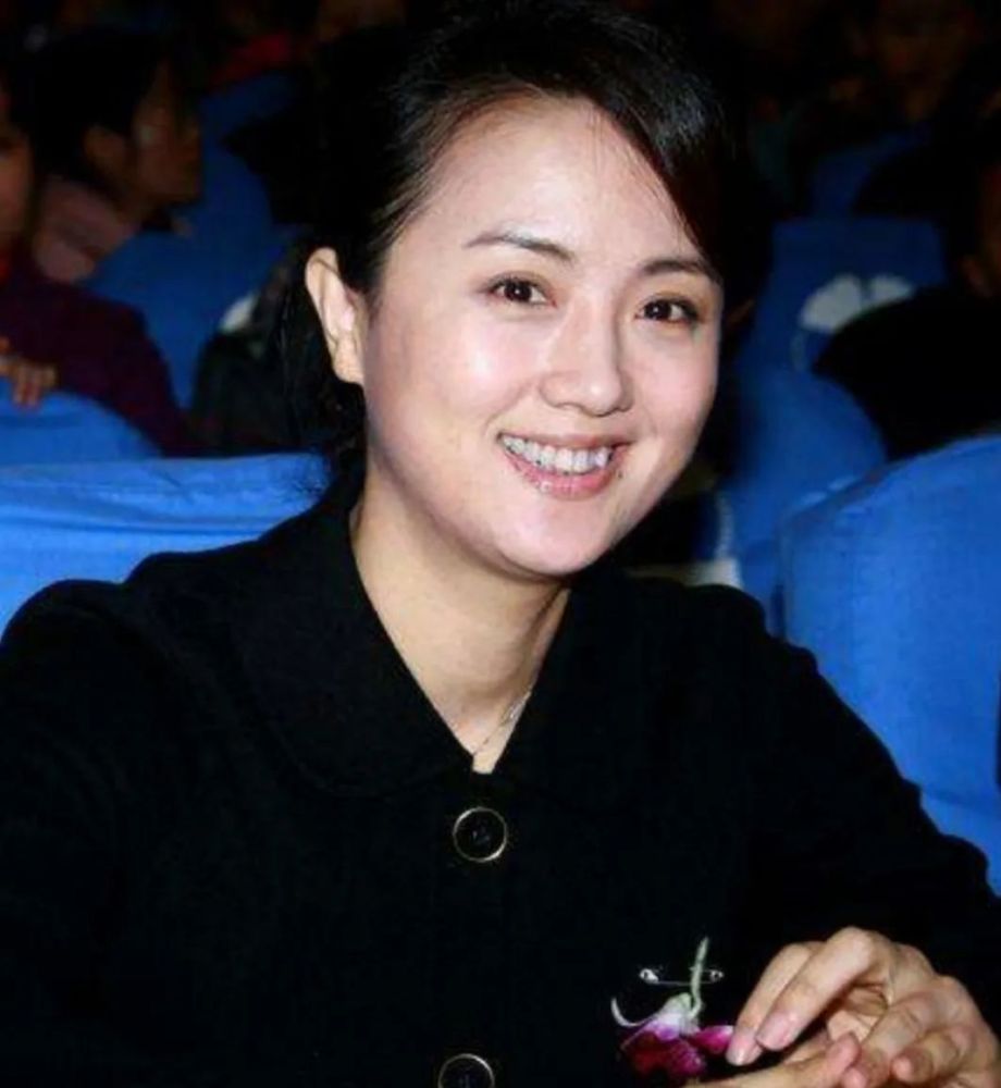 震惊！朱媛媛曾因病改名背后隐藏的感人故事，真相令人泪目！