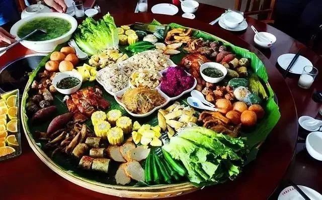 🔥震惊！全国首家「人狗分餐共享火锅店」爆火！宠物主直呼太贴心！
