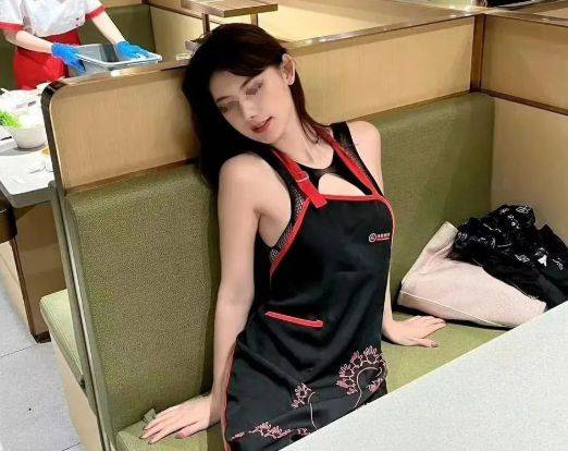 从双修到性暗示 必胜客陷擦边争议：品牌营销还是道德沦丧？