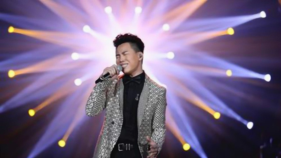胡彦斌给演唱会每一位观众送金子！这波操作太壕了，粉丝直呼不敢相信！